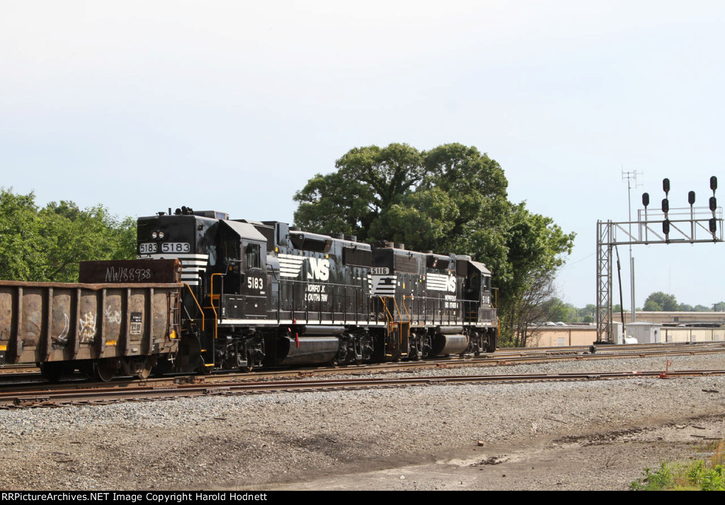 NS 5116 & 5183 back train PL05 into the old yard